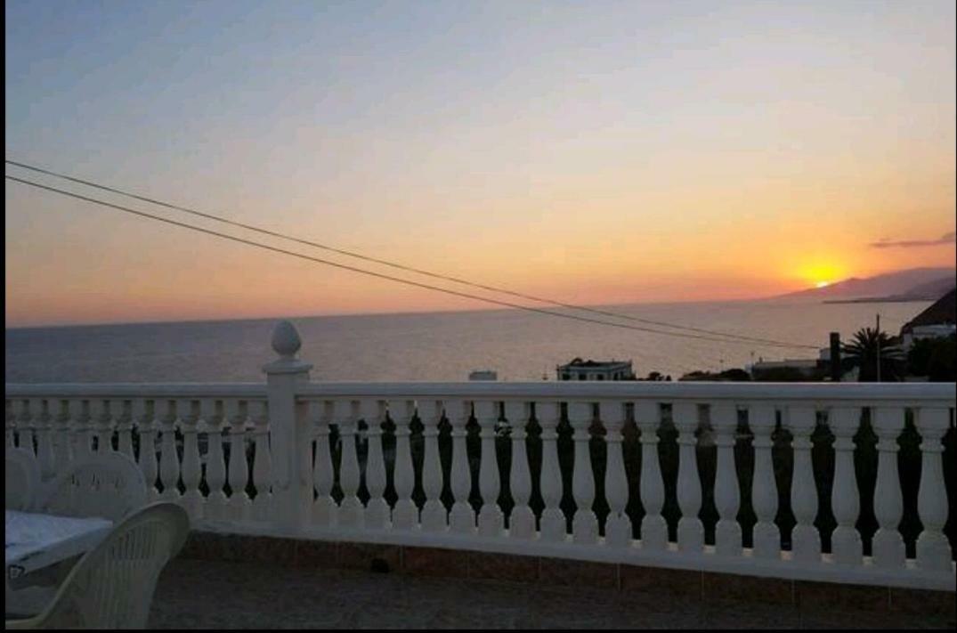 Vistas Al Mar Villa Adra Exterior photo